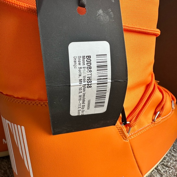 Brand New MOON BOOTS ICON ORANGE NYLON – Unworn + Bonus Bag! 🚀
